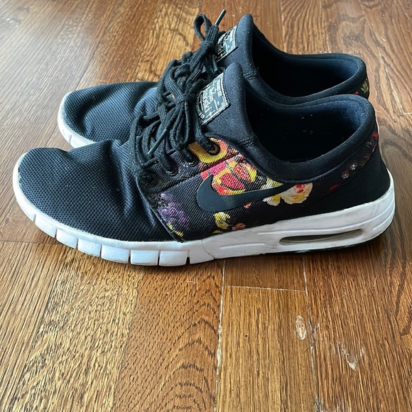 Nike Other - Nike SB floral Stefan Janoski’s